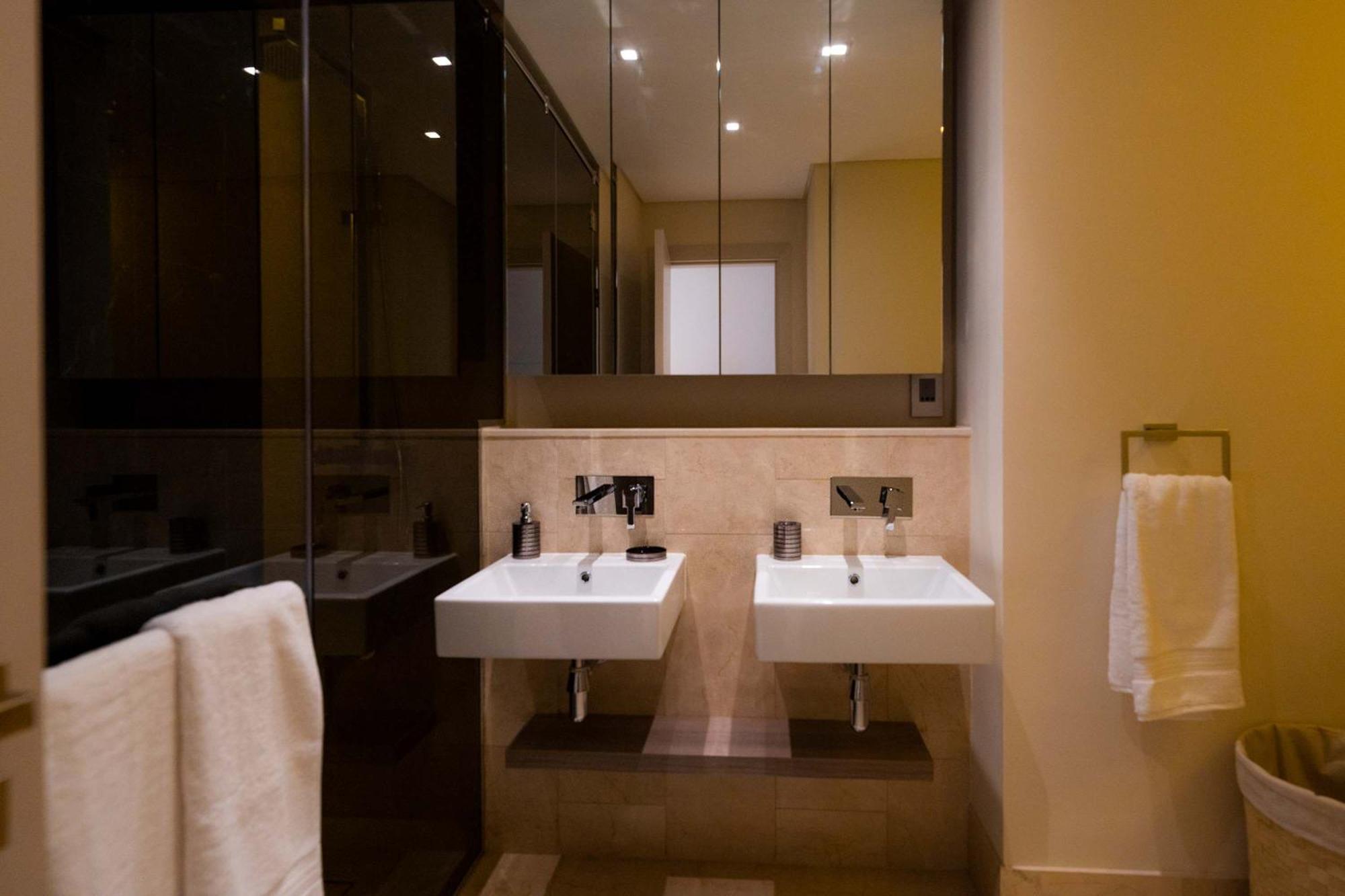 Spacious Beachfront 2 Bedroom Apartment - The 8 Dubai Exterior photo